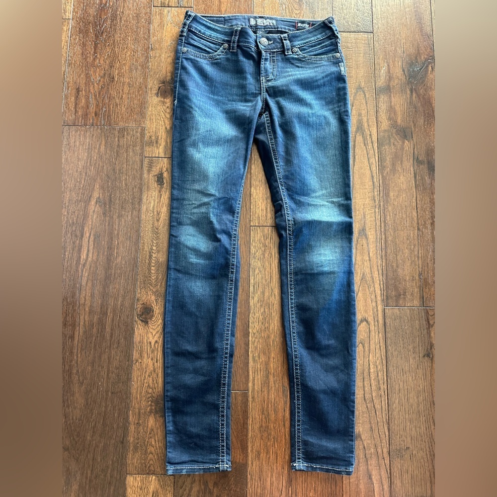 Silver Women's Suki Blue Jeans- size W27/33L